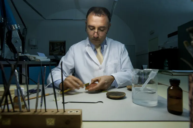 Svake godine, vi&scaron;e od 1500 istraživača iz približno 60 zemalja dolazi u Vatikan kako bi proučavali bogatu zbirku dokumenata i izvora pohranjenih u arhivu. Ovaj međunarodni skup znanstvenika i stručnjaka iz raznih područja svjedoči o globalnoj važnosti i značaju arhiva kao ključnog centra za povijesna istraživanja.