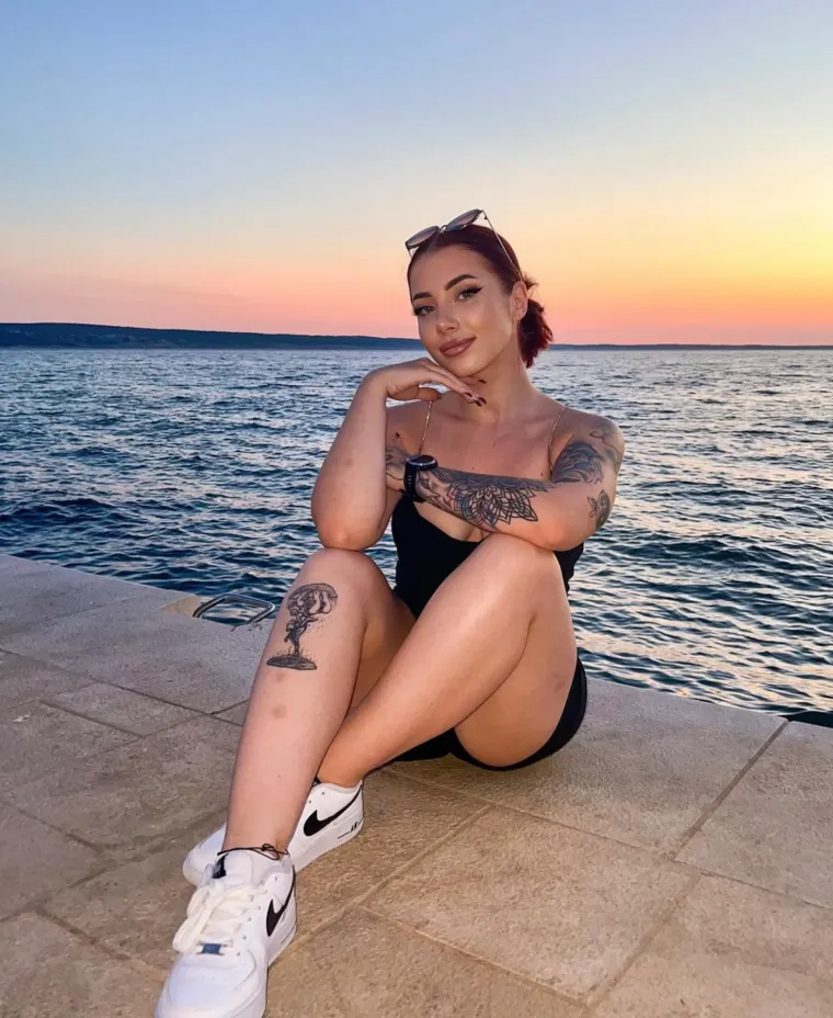 U posljednjih nekoliko dana društvene mreže su gorjele zbog sukoba dvoje poznatih domaćih influencera – Sandija Pege (37) i Nike Ilčić (24). 