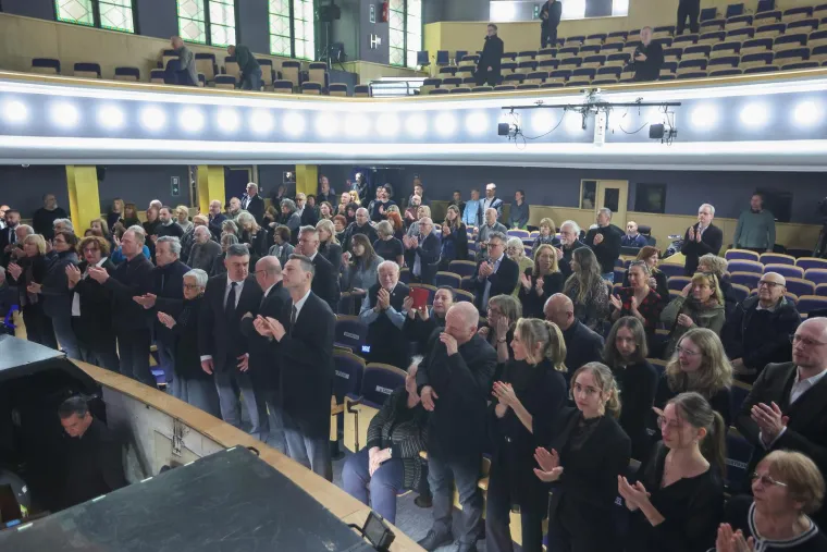 Tužni prizori na komemoraciji u čast Alfiju Kabilju: Okupile se brojne poznate osobe