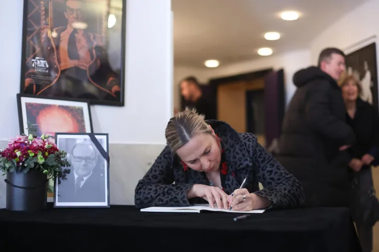 Tužni prizori na komemoraciji u čast Alfiju Kabilju: Okupile se brojne poznate osobe