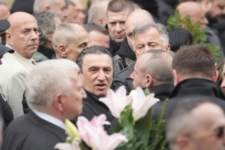 Mediji su ranije nagađali kako raspolaže imovinom vrijednom desecima milijuna eura.