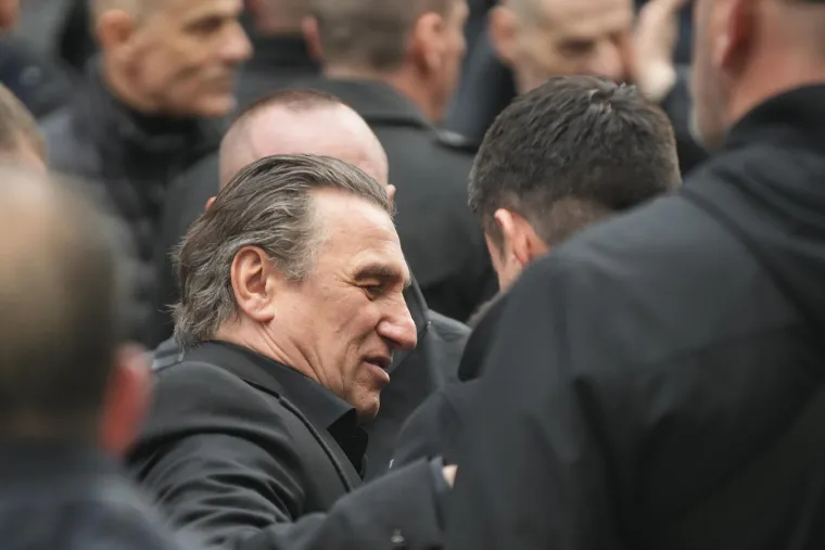 Direktno iz zatvora na sahranu došetao jedan od najvećih kriminalaca na Balkanu