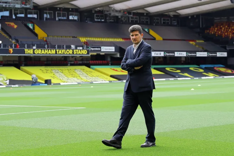 Još jedan stranac koji se pojavljuje kao kandidat za Marićevog nasljednika je Filippo Giraldi. Talijani kao da su tiha patnja Plavih, no ovdje se radi o sportskome direktoru s dobrim iskustvom u Engleskoj. Bio je tehnički direktor u Watfordu, no posebno je impresivno što je napravio kao sportski direktor Nottingham Foresta. Talijan je sada bez posla, no upravo je on stvorio momčad koja je trenutačno treća u Premier ligi i iznenađenje je sezone.