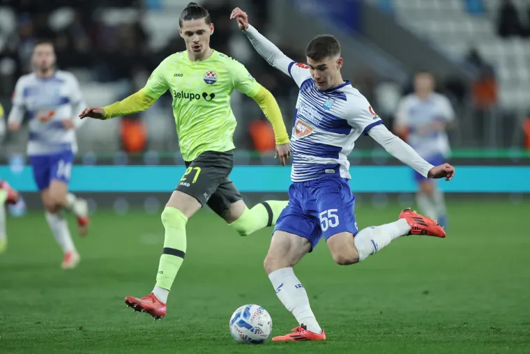 Alen Grgić iz Slaven Belupa plijeni pažnju impozantnom sportskom figurom. Za njega govore kako izgleda poput mladog Apolona. 