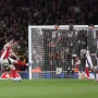 Za Arsenal je nastupio Myles Lewis-Skelly koji je sa 18 godina i 194 dana postao drugi najmlađi engleski nogometaš koji je startao u četvrtfinalu Lige prvaka. Mlađi od njega je bio tek Jude Bellingham koji je 2021. imao 17 godina i 281 dan.