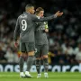 Mbappe i Luka dogovaraju se kako odigrati, što napraviti, koga zatvoriti. 