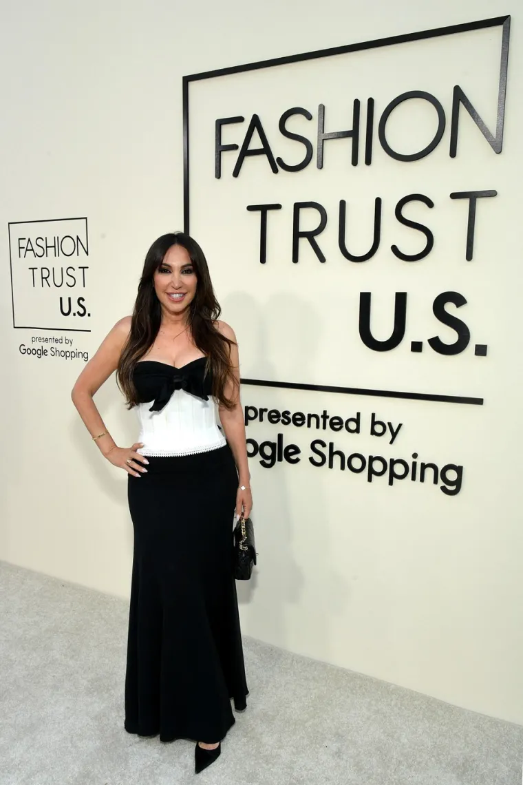 Mamili poglede 'hrabrim' kombinacijama: Bikiniji, prozirne haljine i vreća umjesto krune