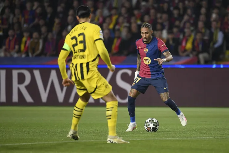 Barcelona je na otvaranju drugog dijela vrlo brzo zabila i drugi gol. Yamal je ubacio na drugu stativu do Raphinhe, ovaj je vratio za Lewandowskog, a Poljak iz blizine glavom zabio za 2-0.