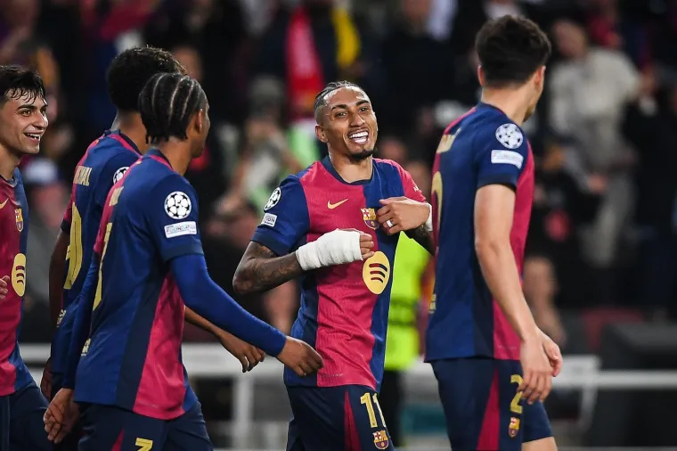 Golijada se nastavila u 77. minuti. Lewandowski je presjekao dodavanje na centru, lopta je došla do Raphinhe koji je sjajno asistirao Yamala, a mladi Španjiolac lijepo pogodio za 4-0.