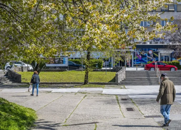 Dama u trenirci i bez trunke &scaron;minke pomela bi i manekensku elitu