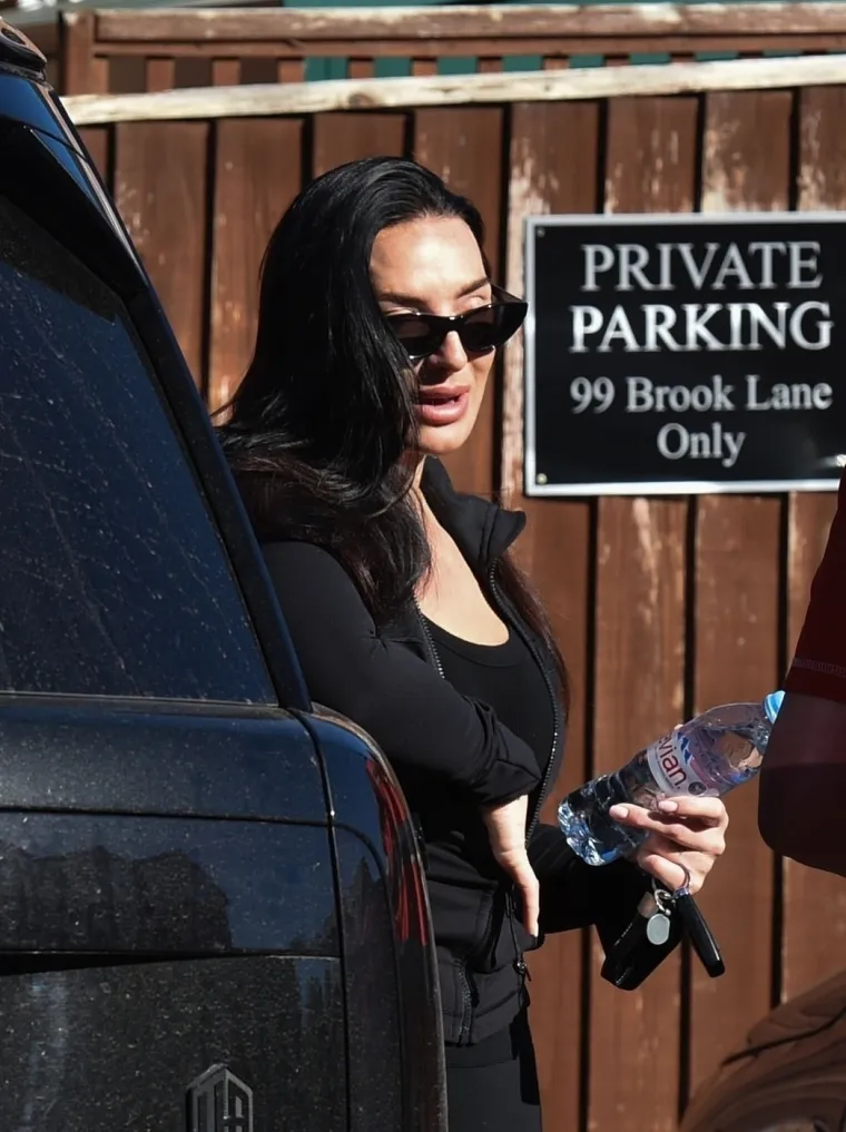 Vidite li ne&scaron;to neobično na supruzi najvećeg preljubnika? Svi pričaju o ovom