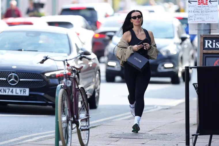 Vidite li ne&scaron;to neobično na supruzi najvećeg preljubnika? Svi pričaju o ovom