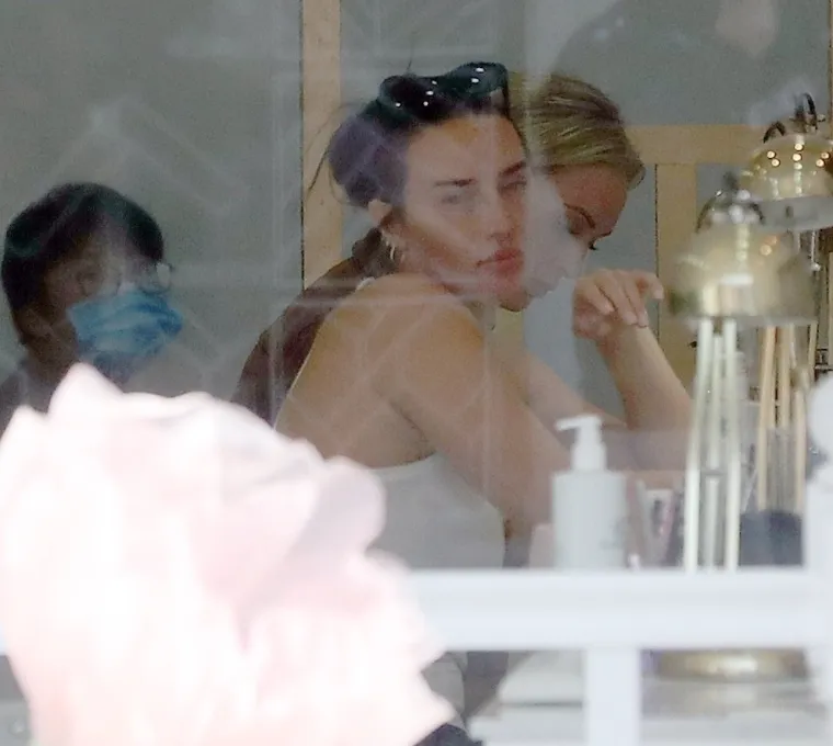 Vidite li ne&scaron;to neobično na supruzi najvećeg preljubnika? Svi pričaju o ovom