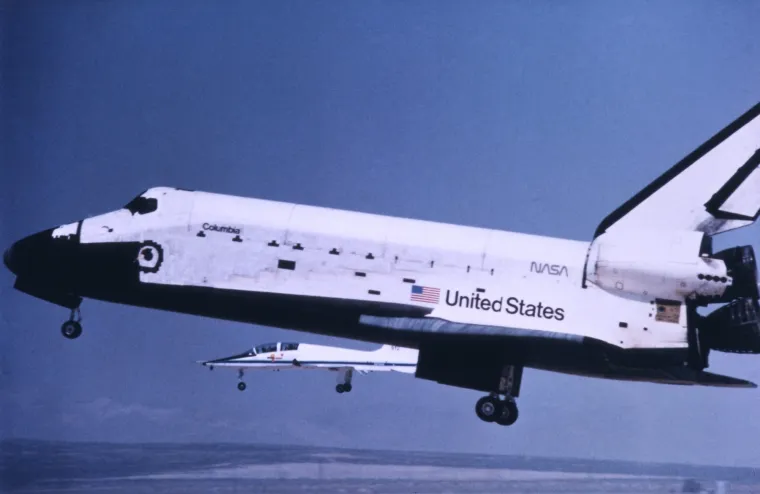 Robert Crippen, bivši vojni testni pilot odabran za otkazani program Manned Orbiting Laboratory (MOL), konačno je dobio priliku letjeti u svemir. 