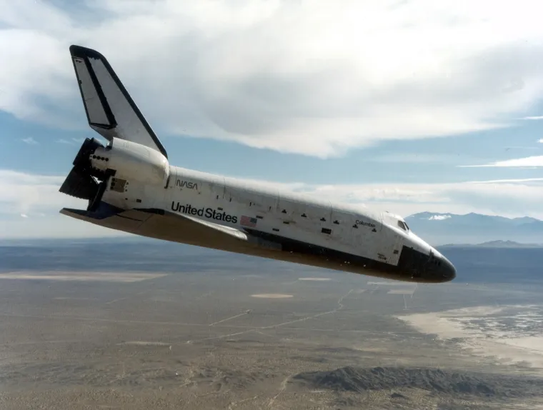 Jedan od prvih zadataka u orbiti bilo je otvaranje vrata teretnog prostora kako bi se omogućilo hlađenje putem radijatora smje&scaron;tenih na njima. 