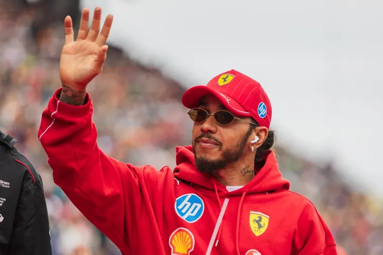 Jo&scaron; je pro&scaron;li mjesec u Kini nosio drugačiju frizuru.