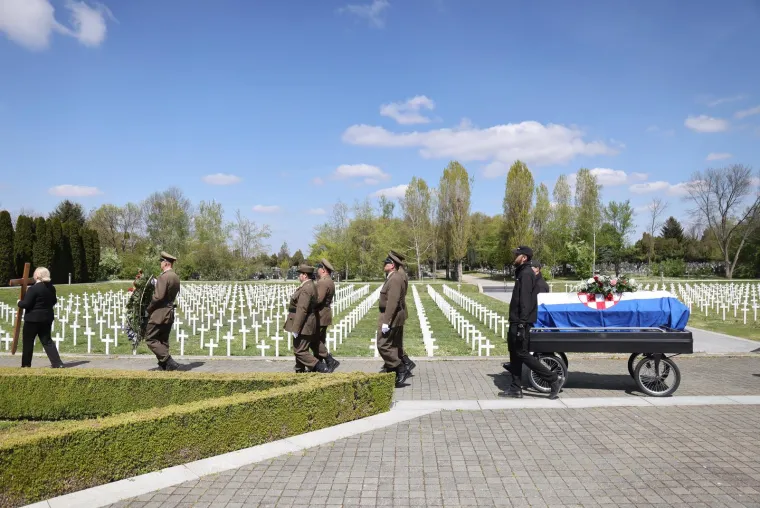 Tri života, tri sudbine, rana koja ne zacjeljuje: Vukovar ispratio svoje pronađene ubijene sinove