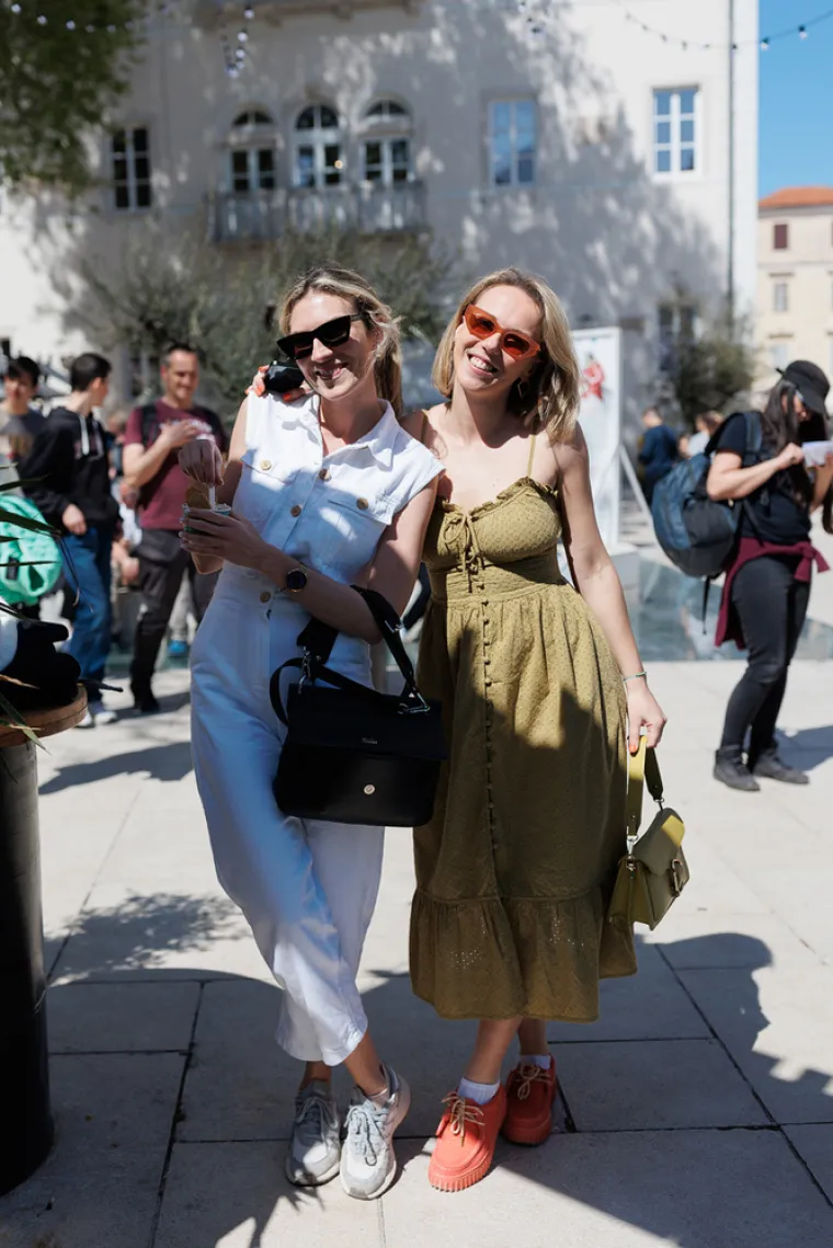 Zar nije malo prerano? Dama u centru Zadra se skinula u kupaći kostim: Svi je gledali u čudu, ali ona ne mari