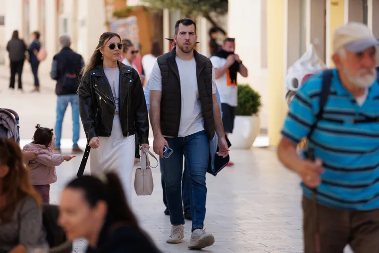 Zar nije malo prerano? Dama u centru Zadra se skinula u kupaći kostim: Svi je gledali u čudu, ali ona ne mari