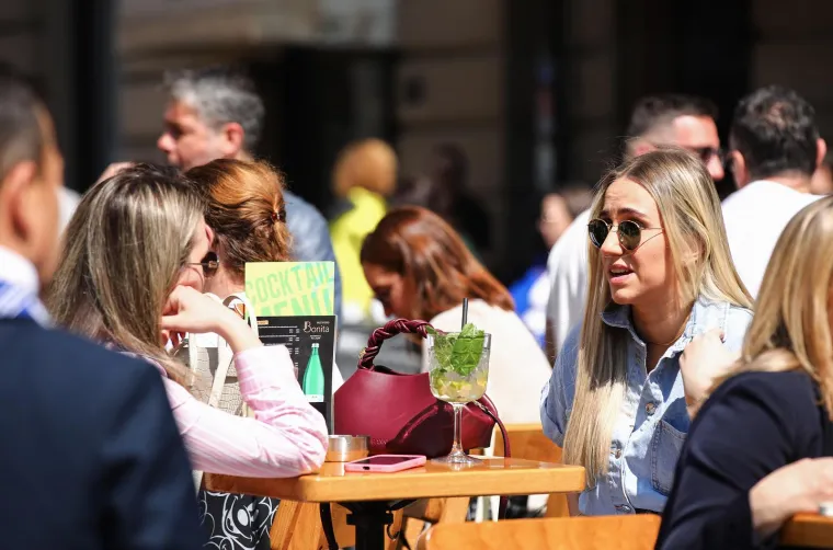Lijepo vrijeme ovog vikenda izvelo ljude na ulice! Evo kako se zabavljaju
