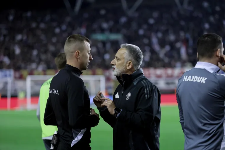 Gattusov pomoćnik Ricci bio je u stalnom kontaktu sa sucem, prigovarao i žalio se na brojne odluke suca Bela.