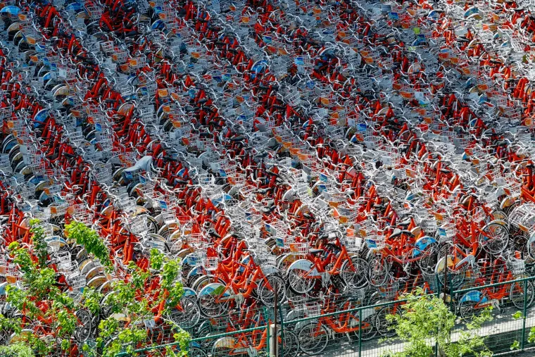 Lokalne vlasti nisu ostale potpuno bespomoćne. Dio bicikala je recikliran &ndash; metal se koristi za izradu novih proizvoda, dok se plastika i gume nastoje zbrinuti na prihvatljiv način. 
