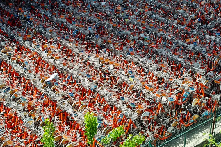  Neki umjetnici su čak od napu&scaron;tenih bicikala stvorili umjetničke instalacije koje građanima &scaron;alju snažnu poruku o potrebi održivog razvoja.