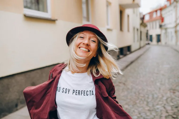 18. Ne preuzimanjem rizika: Jo&scaron; uvijek možete pronaći puno zabavnih komada koje možete nositi, a u kojima nećete izgledati kao da se previ&scaron;e trudite izgledati mlado. Rizici su u modi itekako primjećeni i dobrodo&scaron;li. 