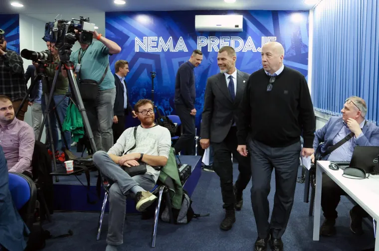 "Želio bih zahvaliti svome idolu iz 82', legendarnom kapetanu Velimiru Zajecu, predsjedniku na&scaron;eg kluba na povjerenju. Borit ću se da to opravdam", rekao je Boban i pohvalio Zajecov izbor i nastavio.