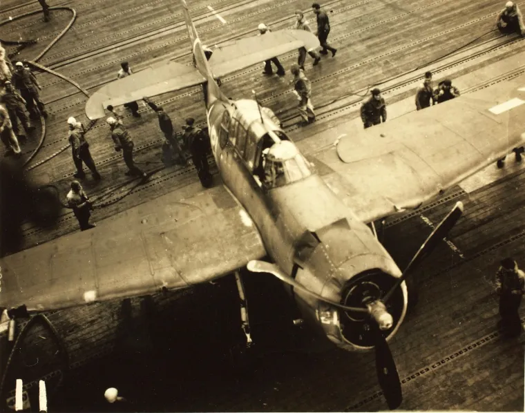 U tih pet zrakoplova bio je tim od 14 ljudi, uključujući iskusnog pilota poručnika Charlesa C. Taylora. Oni su nestali bez traga. Časopis History pi&scaron;e da se tada čulo preko radija kako je jedan od pilota Leta 19 rekao "oba moja kompasa ne rade i poku&scaron;avam pronaći Fort Lauderdale u Floridi".