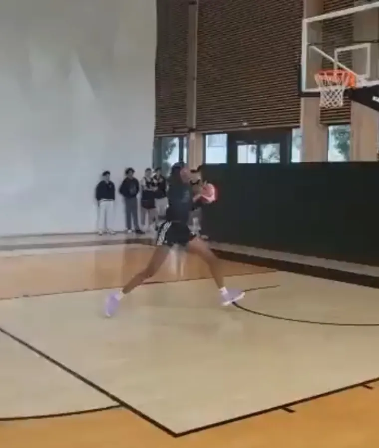 Čudo prirode s ogromnim rasponom ruku: 'Ženski Wembanyama' zakucava od 15., a sada hara s Hrvaticom