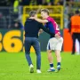 POZDRAV S OLMOM: Prije utakmice, Kovač se srdačno pozdravio s Danijem Olmom. 