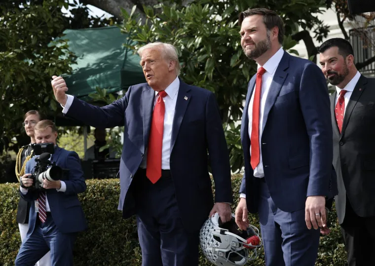Svi su vrištali od smijeha Trumpovom potpredsjedniku; 'Ovaj tip je sramota'