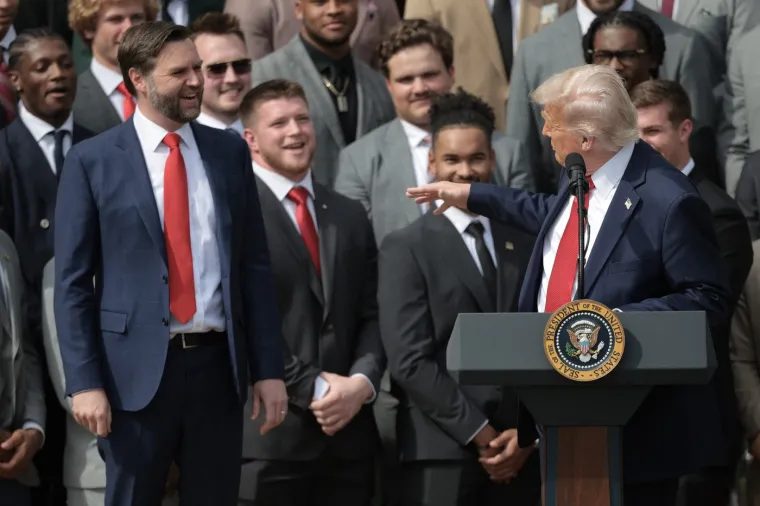 Svi su vrištali od smijeha Trumpovom potpredsjedniku; 'Ovaj tip je sramota'