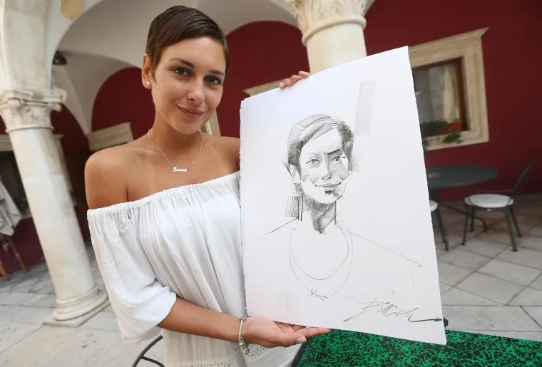 Sjećate li se turbulentne ljubavne pro&scaron;losti Ivane Ergić?: Biv&scaron;a misica danas uživa u majčinstvu