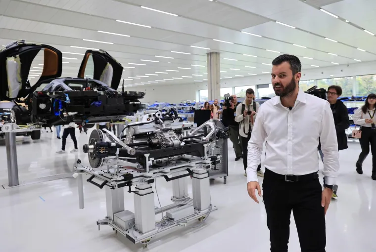 Za nju se pisalo da ju Mate Rimac ljubi nakon razvoda: Voli skupocjene torbice i moderna mjesta