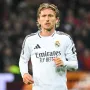 DAJTE MI NOVI UGOVOR! Modrić je u nekoliko navrata istaknuo kako želi samo jedno, a to je nastaviti nogometnu karijeru u dresu Real Madrida.