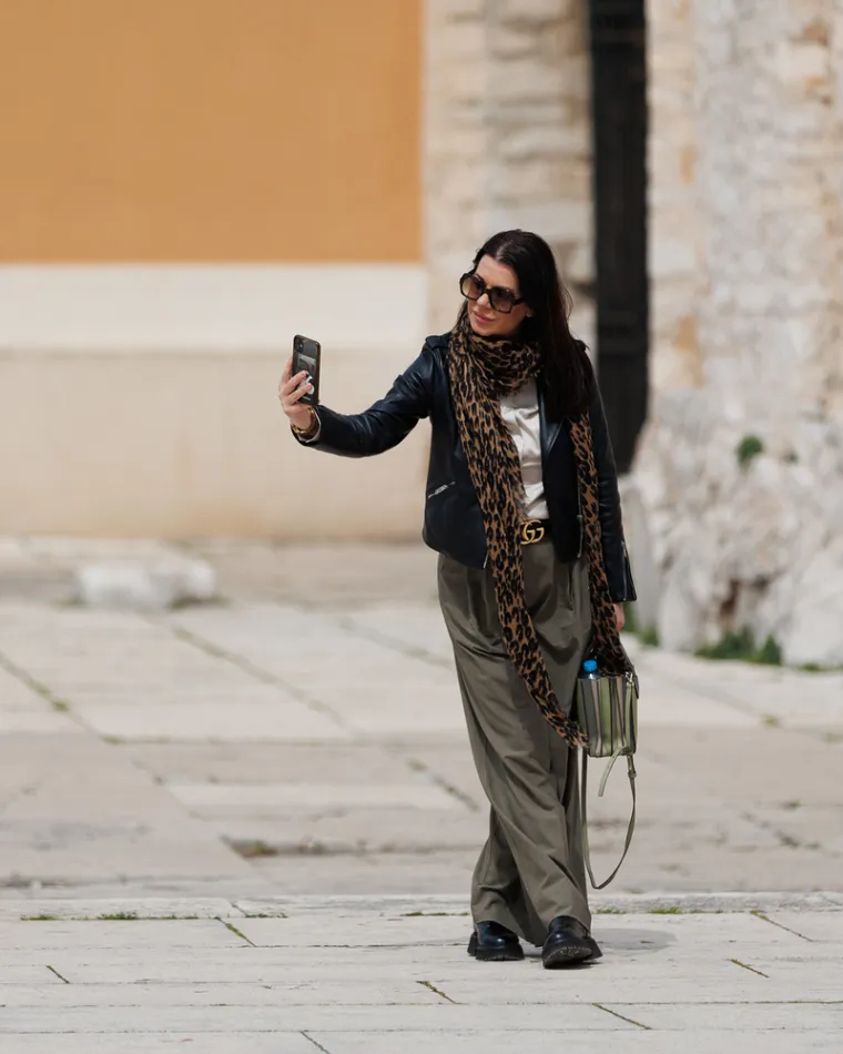 Prolaznica u Zadru mamila poglede: U uskom topu naglasila zavidnu liniju