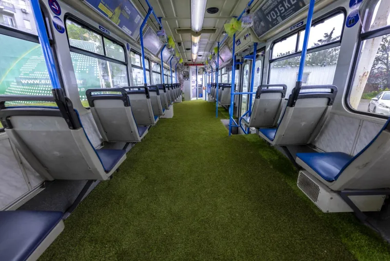 Uskrsni tramvaj opet na prugama grada na Dravi: Samo nedostaje zeko za 'volanom'