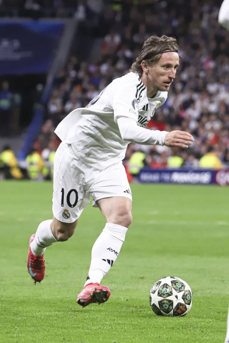 Modriću je to možda bio posljednji nastup u Ligi prvaka za Real Madrid jer mu ugovor istječe za dva i pol mjeseca. On se, međutim, nada produženju i tek treba vidjeti hoće li &apos;Kraljevski klub&apos; udovoljiti njegovoj želji

