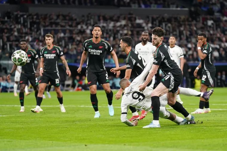 Rice nakon 'uni&scaron;tavanja' Reala krenuo prema Modriću, odmah je shvatio kakav je Luka zapravo