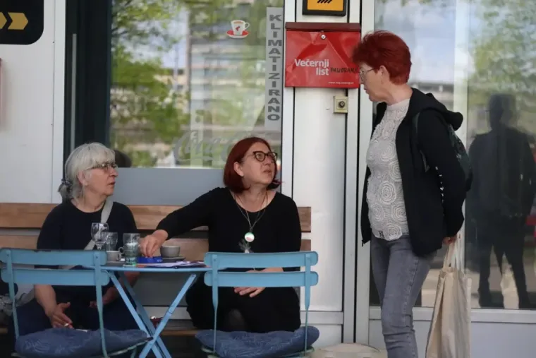 Brojni Karlovčani uživali su u centru grada: Sunce im je izmamilo osmijeh na lice