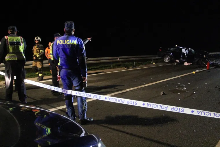 Iz Hrvatskog nogometnog saveza također su potvrdili da je Nikola Pokrivač, koji je za Vatrene zaigrao 15 puta, a proteklih se godina uspješno borio s teškom bolesti, poginuo u prometnoj nesreći te su uputili sućut njegovoj obitelji.