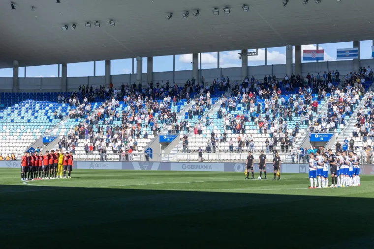 MINUTA &Scaron;UTNJE ZA NIKOLU POKRIVAČA: Velika subota u Hrvatskoj u znaku je tuge zbog pogibije Nikole Pokrivača. 