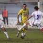 15.02.2013., Zapresic - 1. MAX TV HNL, 20. kolo, NK Inter Zapresić - NK Zadar. Nikola Pokrivač u akciji s loptom, Luka Begonja ga poušava spriječiti. Nikola je bio jedno vrijeme na posudbi u Interu iz Zaprešića. Odigrao je 12 utakmica. 