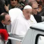 Dirljivi trenutci u Vatikanu: Papa Franjo vratio se među vjernike na proslavi Uskrsa