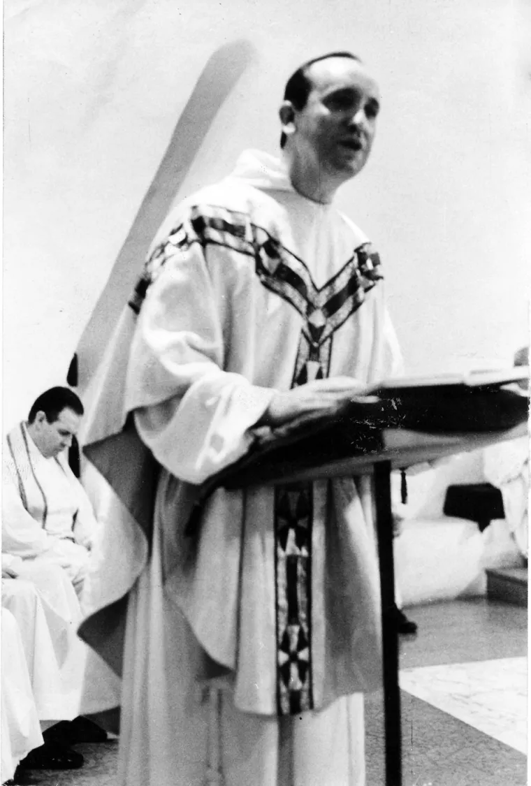 Prije njega ne postoji dokaziv zapis o tomu da je stariji čovjek služio kao papa. Franjin prethodnik, Benedikt XVI., umro je u dobi od 95 godina, no kad se odlučio povući s papinske funkcije imao je 85.