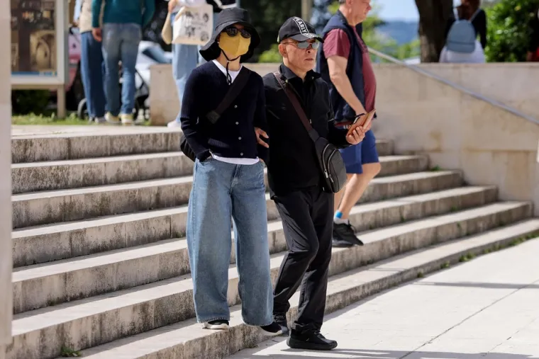 Sunčan dan u gradu: Zadranka u topu ukrala je sve poglede na &scaron;pici