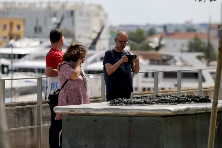 Sunčan dan u gradu: Zadranka u topu ukrala je sve poglede na &scaron;pici