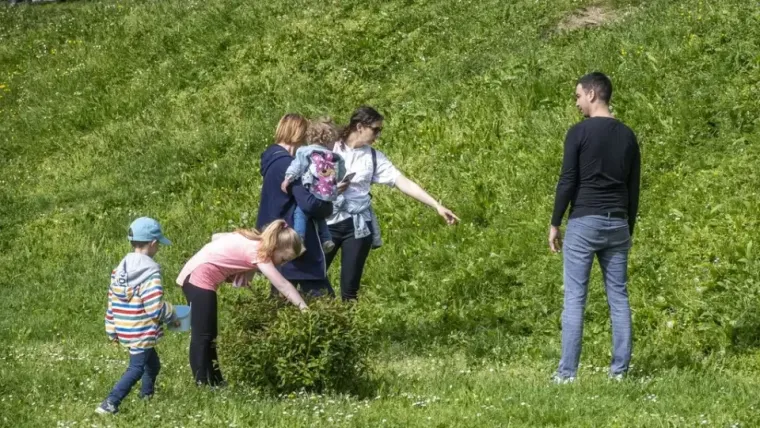 Dašak radosti i modne usklađenosti: Karlovčanka u traper kombinezonu oborila s nogu